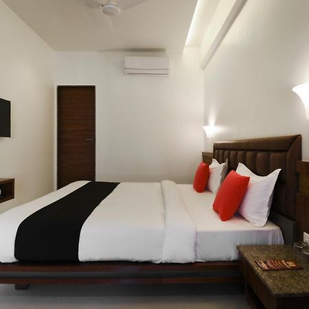 Oyo Flagship Hotel Shreeyash Executive Mangvadi Ngoại thất bức ảnh