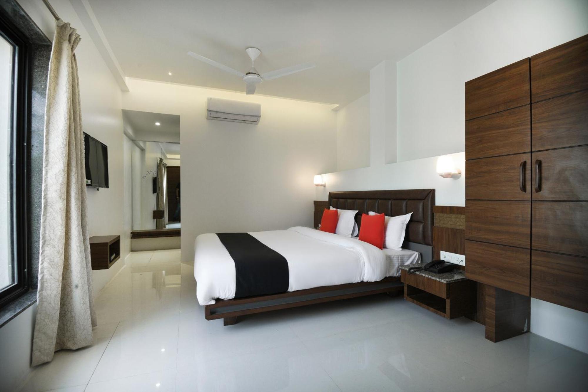 Oyo Flagship Hotel Shreeyash Executive Mangvadi Ngoại thất bức ảnh